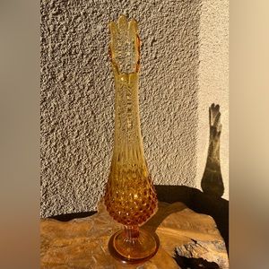 Fenton hobnail swung vase